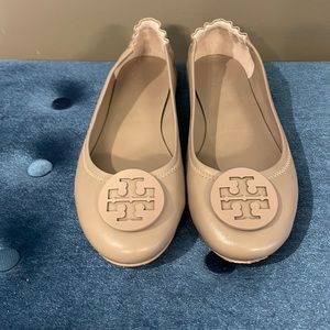 Tory Burch Minnie Taupe Size 11